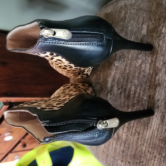 Adrienne Vittadini Leopard Print Heeled Booties - Picture 5 of 15